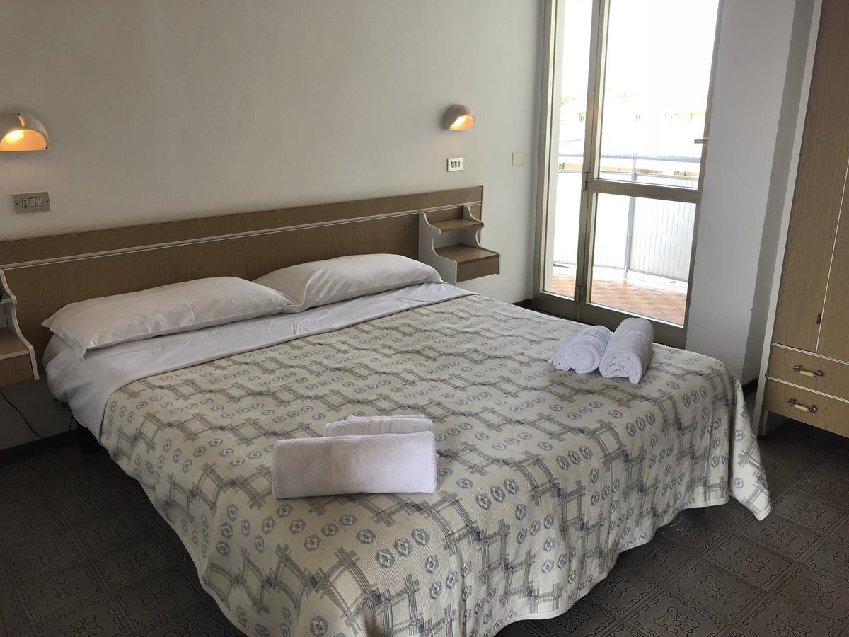 Hotel Alexander San Mauro Mare Eksteriør bilde